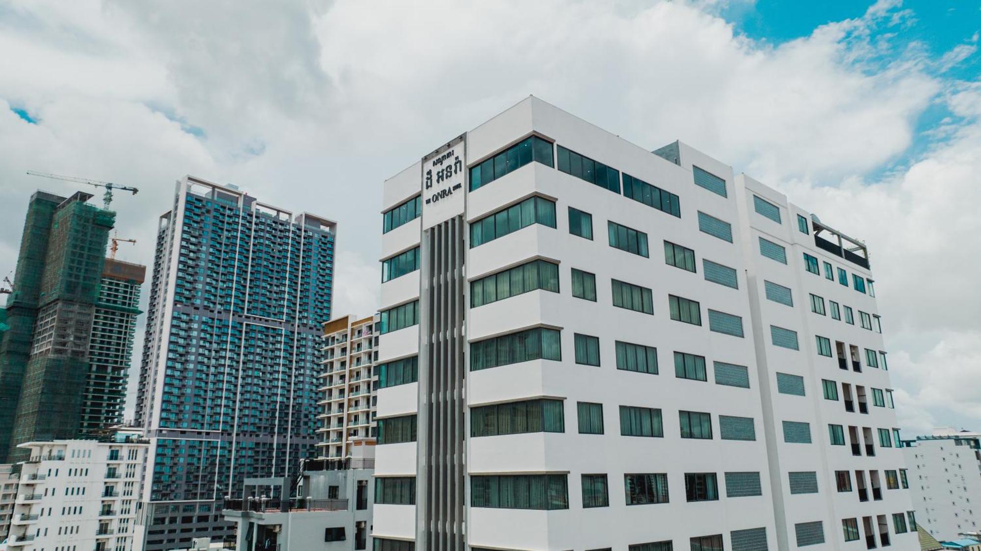 The Onra Hotel Phnom Pen Exterior foto