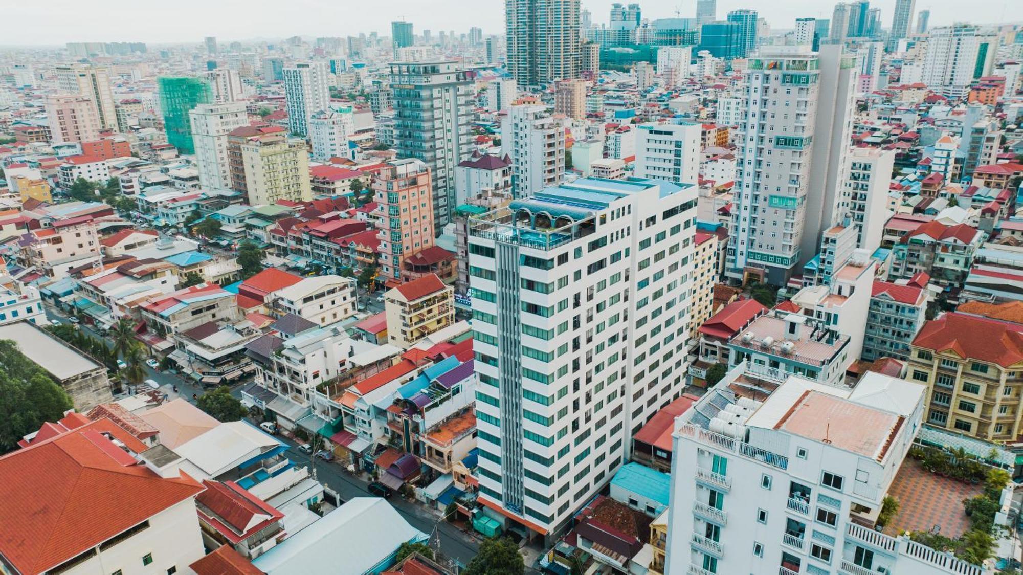 The Onra Hotel Phnom Pen Exterior foto