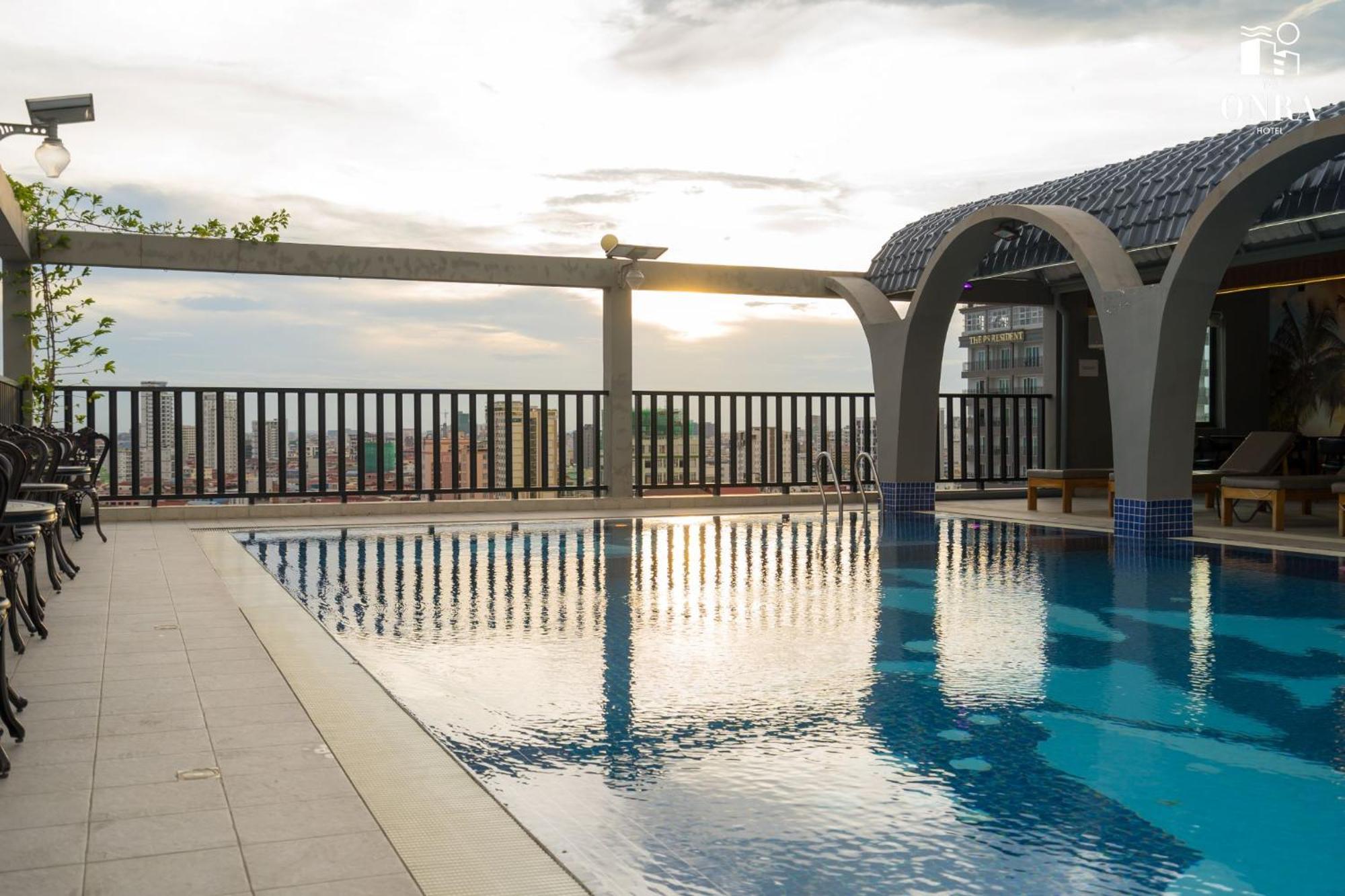 The Onra Hotel Phnom Pen Exterior foto